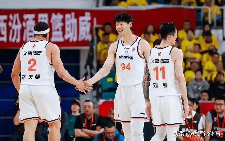 上海现在就是CBA独一档的银河战舰，系列赛里几乎找不到能稳赢他们的队。

一、上
