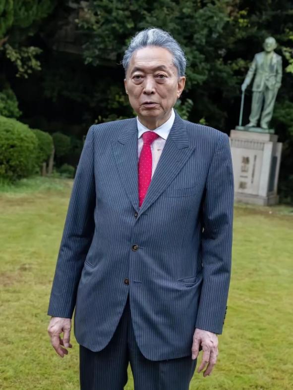 8月13日，日本前首相鸠山由纪夫在社交平台上发了一段话，他说：高市首相对普京突访