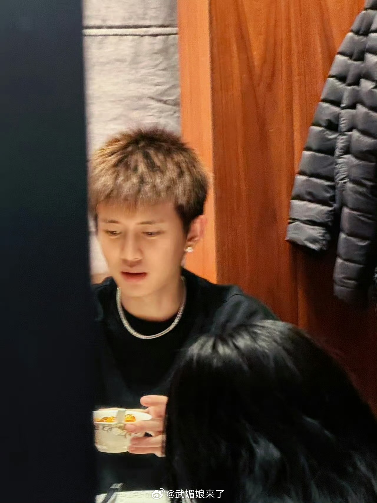 新鲜的任嘉伦好嫩啊素颜状态超绝太想念了 