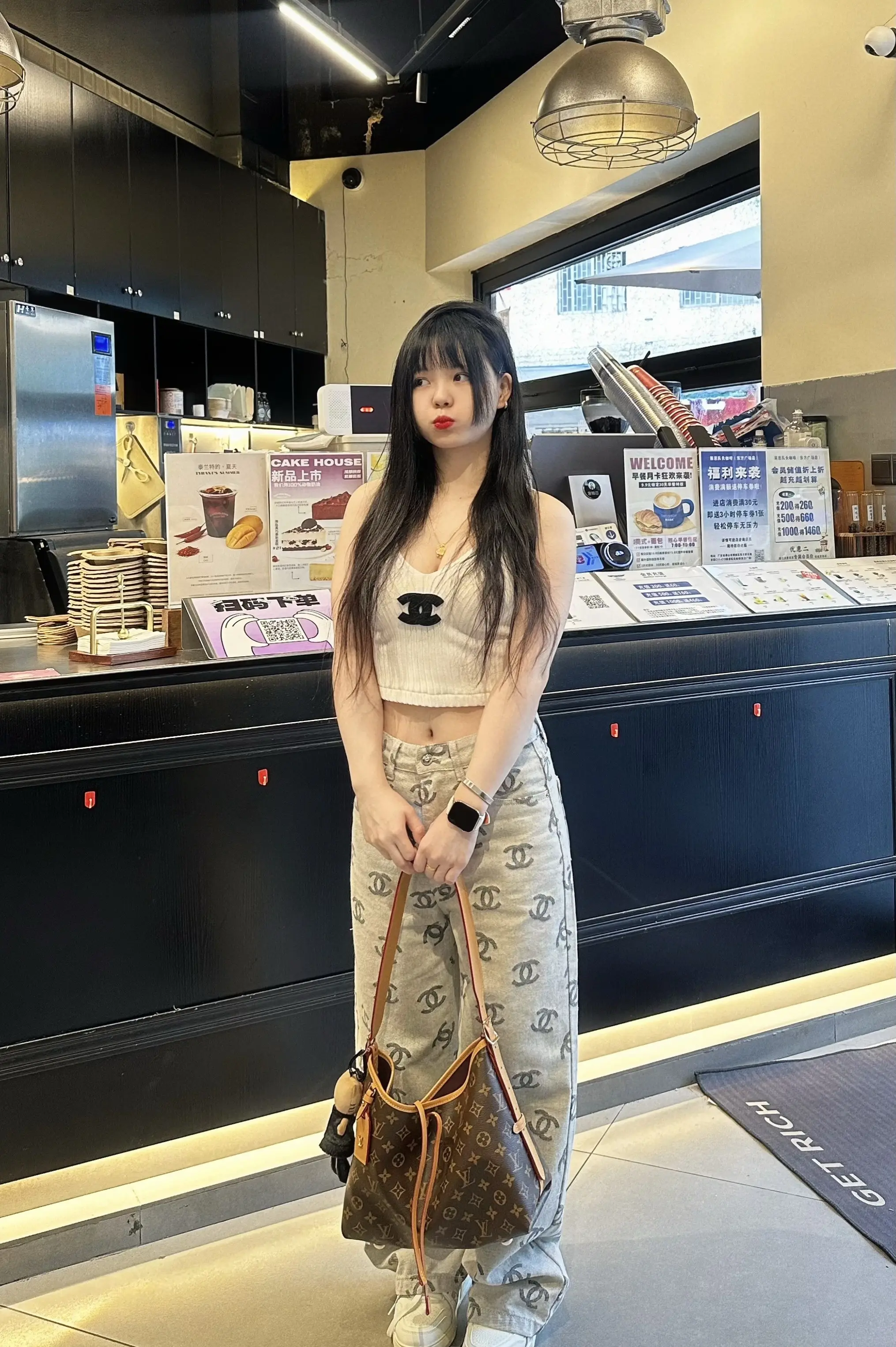 刷到这条视频的时候你是躺着还是坐着？😆。