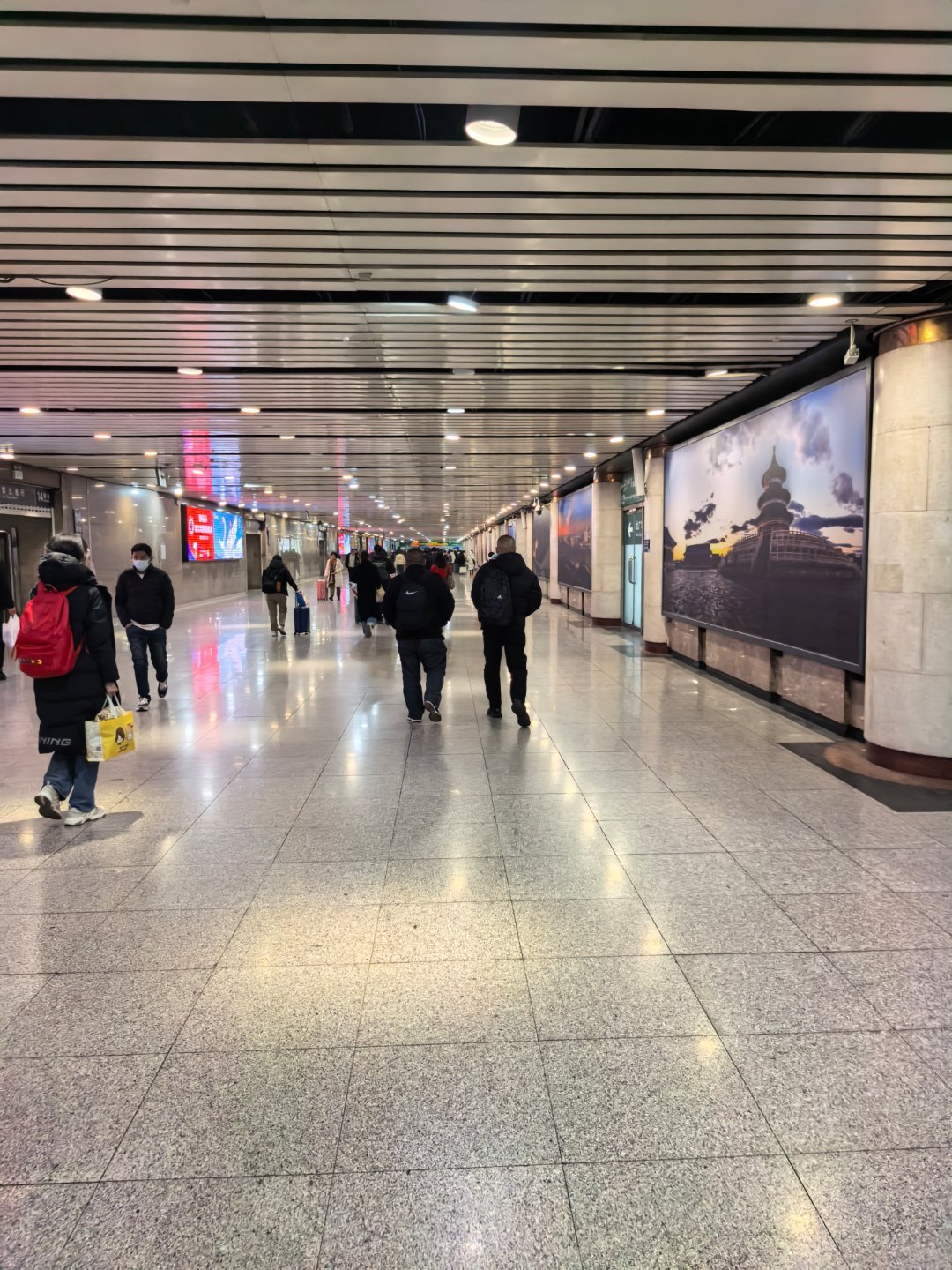 到北京了，明早就去北京肿瘤医院找张晓东医生看看，她是全国做胃肿瘤的权威专家，还有