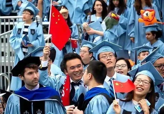 美国人一针见血：“如果中国真的那么好，为啥还有大批人移民到美国？”中国人移民美国