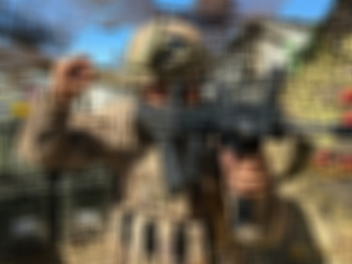 PLA装备的最稀少的一款95步枪，当然核心区别在于它的下护盖，是官改95/1系列