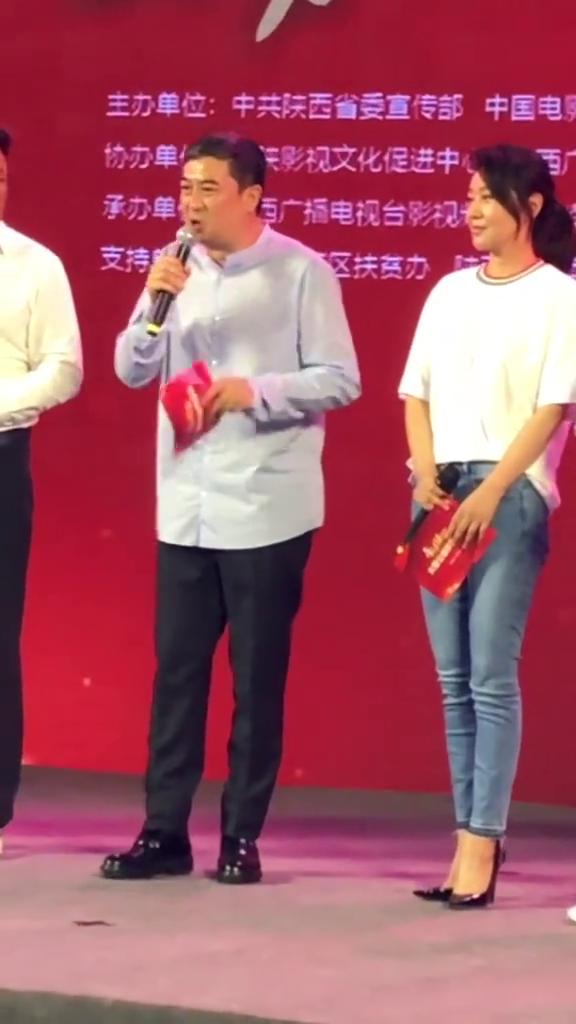 奉献自己的一份力量，跟周至界的香港们一起加把劲，让今周至的名号直至名归。谢谢。大