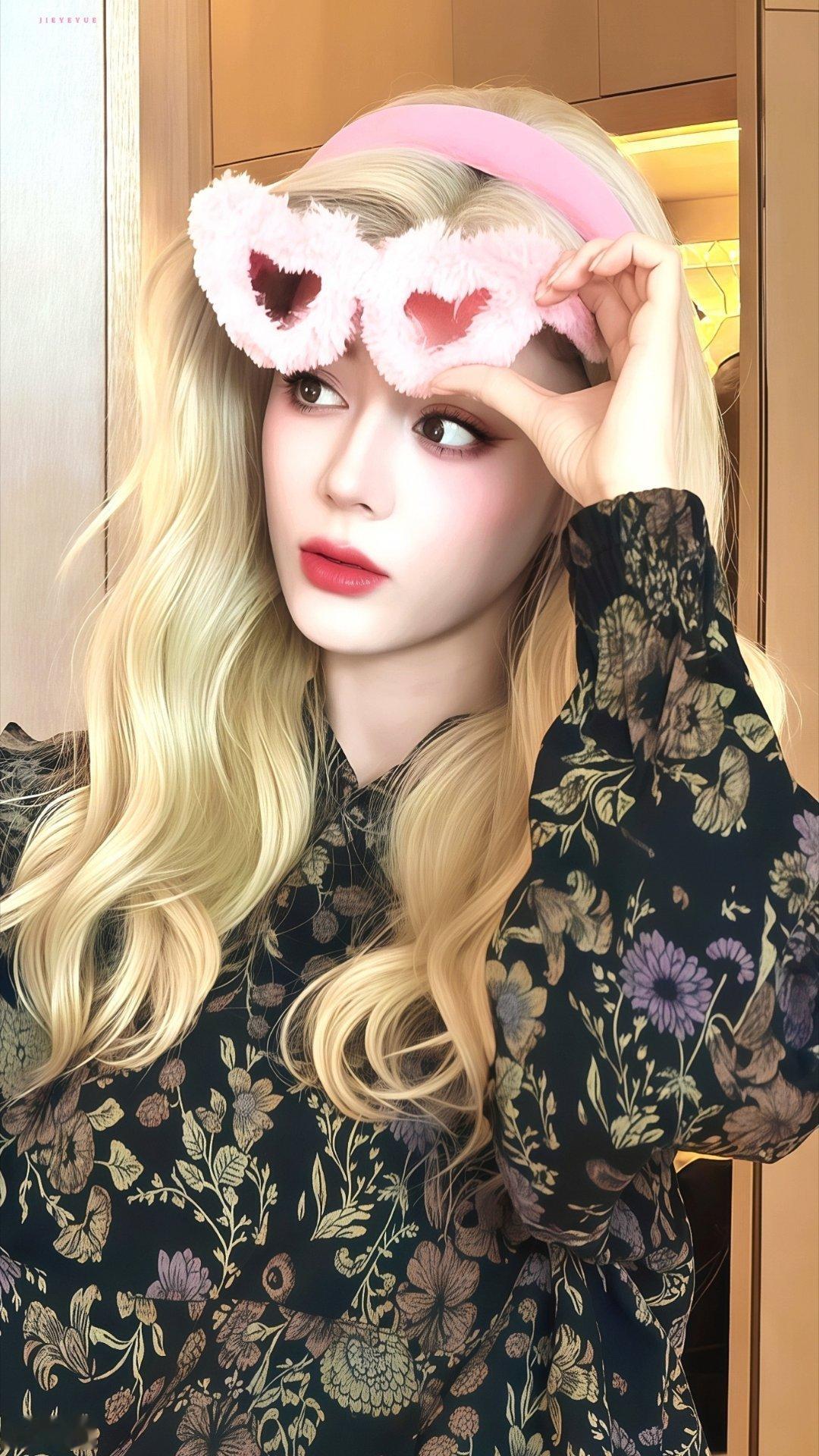 我的超话卡册跨年抽卡集不停非正式跨年派对Fakeme首位全球品牌代言人迪丽热巴 