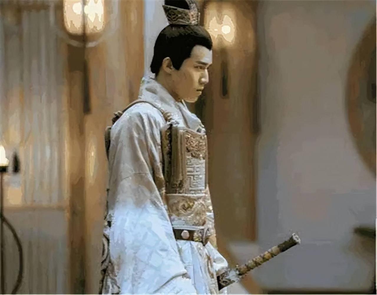 睡亲妈、娶堂妹的骂名两千年，翻开史书细看，真相远比骂名复杂。弑兄、娶妹、纳母，却