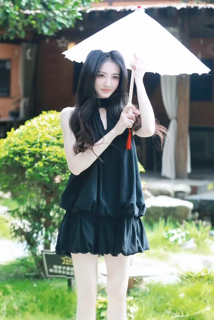 @徐璐 最新，
万万没想到，居然这么白[比心]