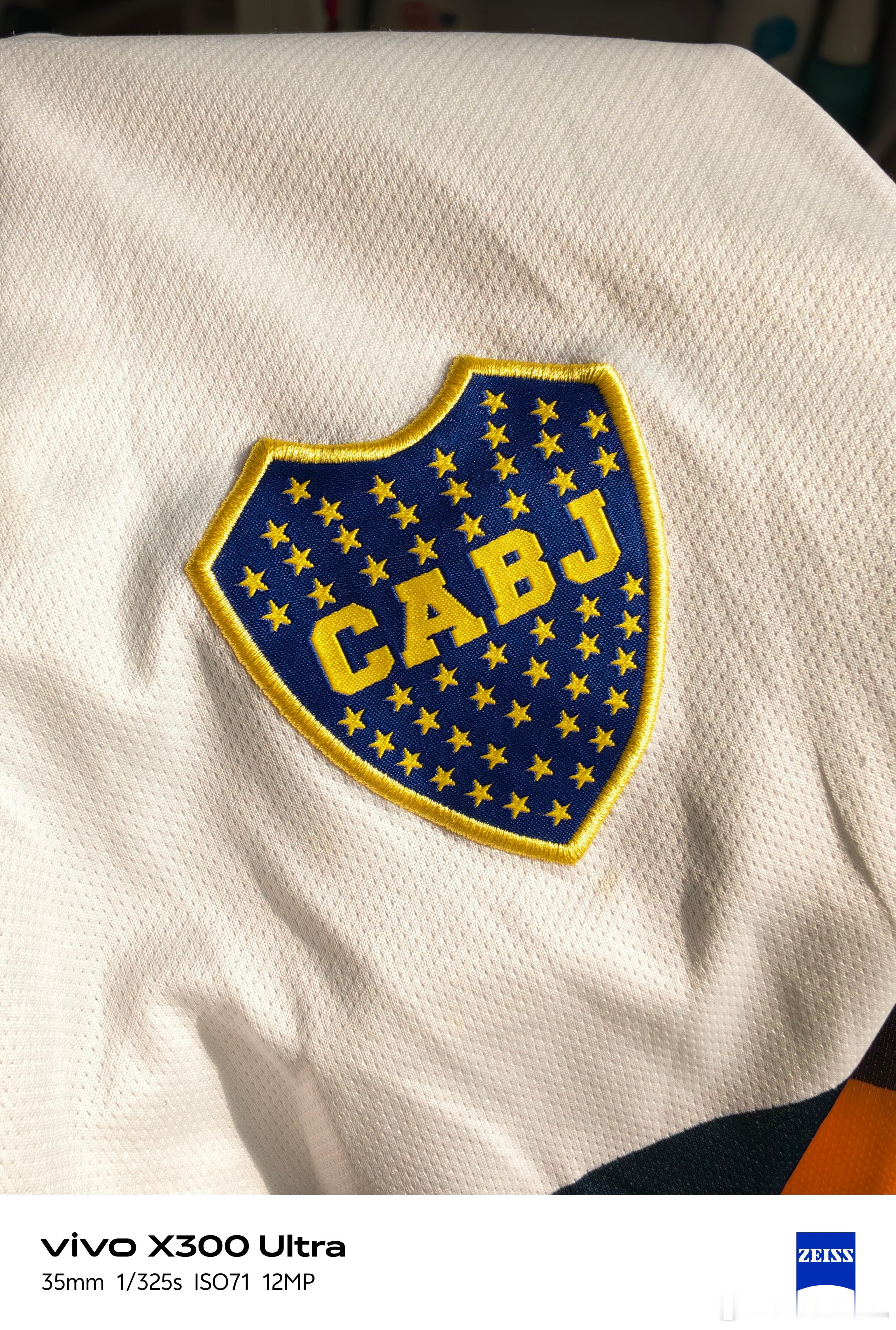 来来来有没有资深球迷看看我这是哪个球队对服