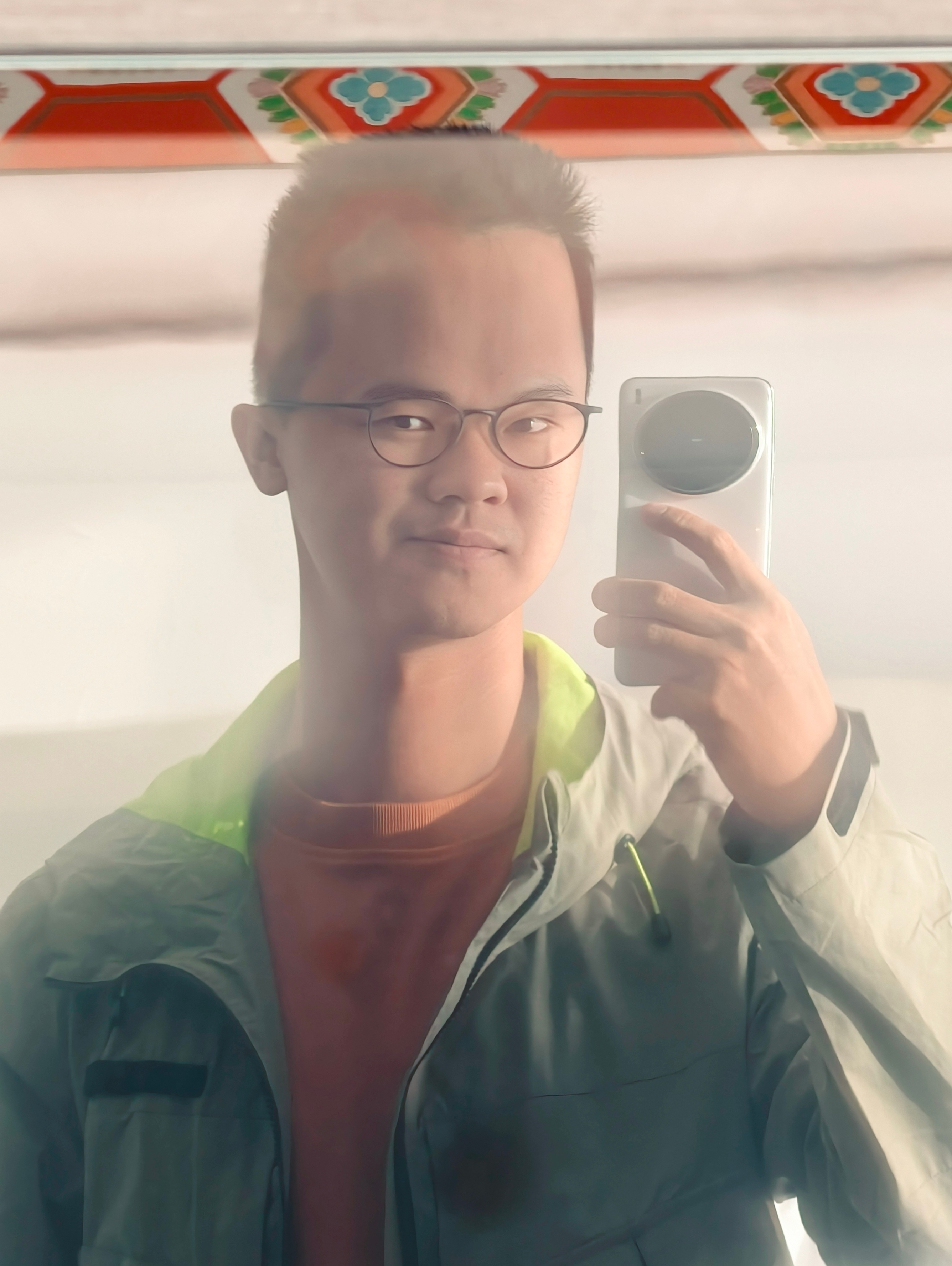 A股高开逼近3500点  21年入的坑，后面三年基本没动过，到此刻还没回本[淡淡