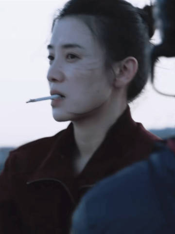 宋佳叼烟宋佳又抽烟了宋佳又抽烟了 ​​​