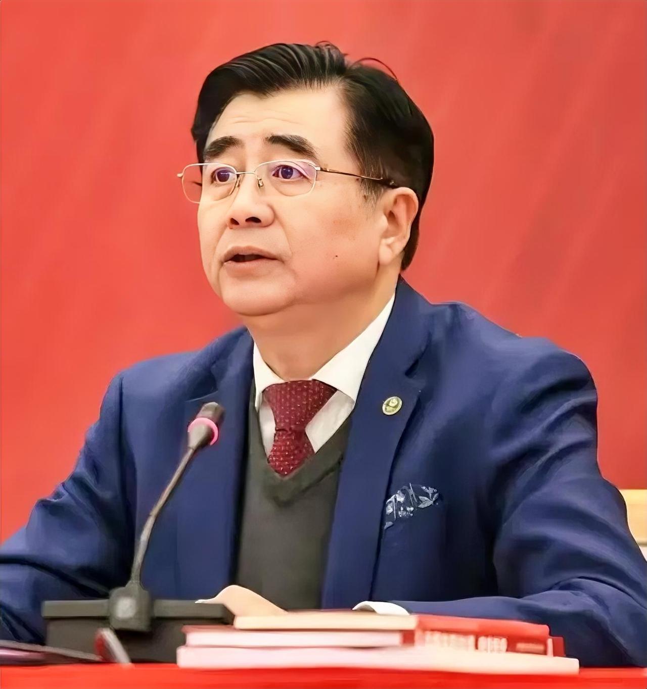 终于！宋凯明确表态，
网传董路擅自带队出国比赛的说法并不成立。

宋凯表示，只要