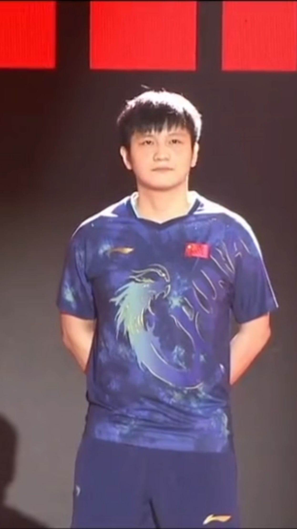 这一帧的灯光给的太绝了…“樊之大爱” 