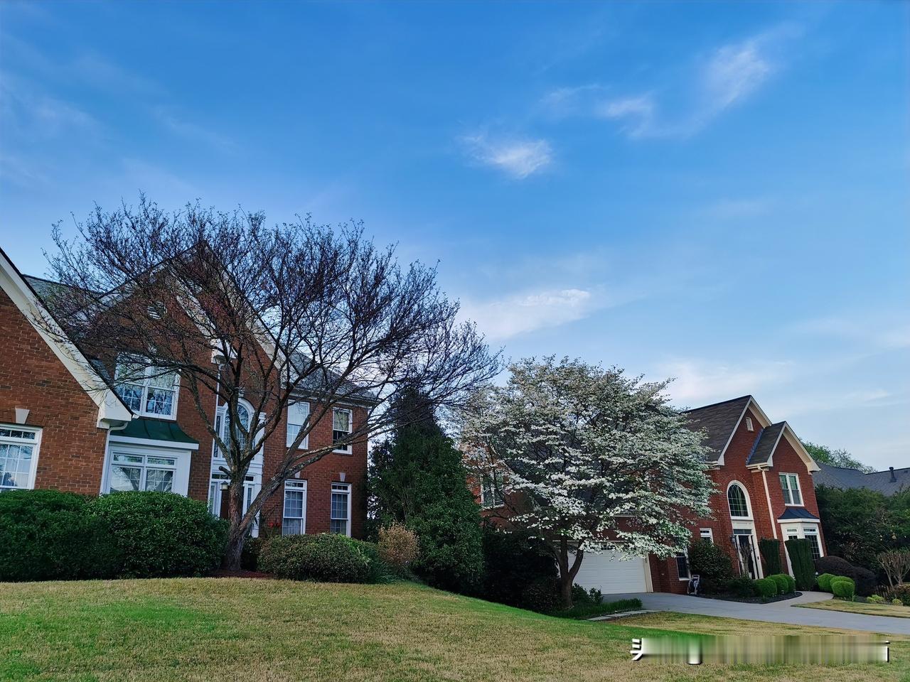 普通家庭的父母不要被大学排名榜单忽悠了，作为一个在三十年前就是211大学里最年轻