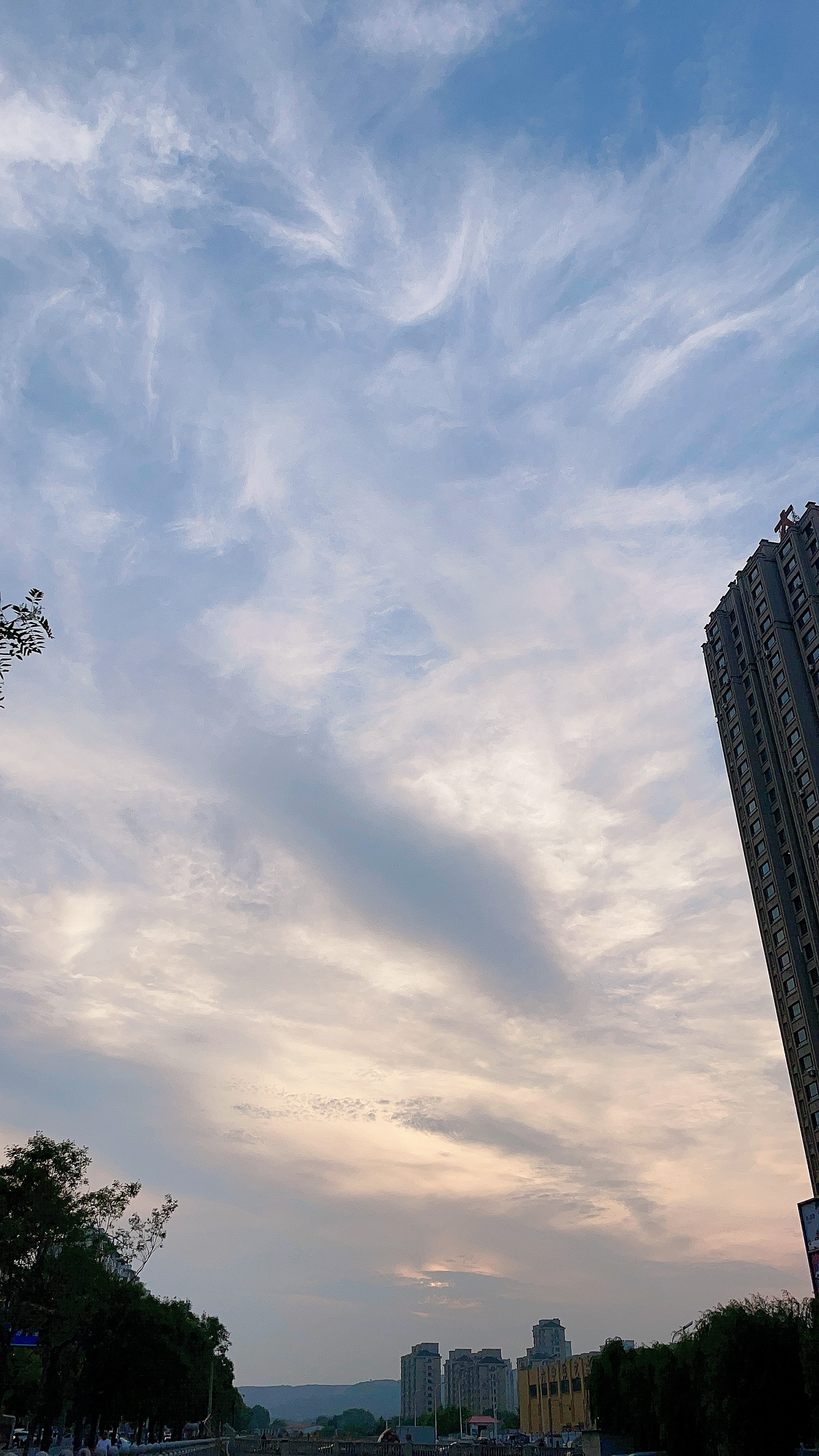 #11省区市开启大到暴雨模式#北方降雨将转移阵地至辽宁、吉林、内蒙古东部等地，其