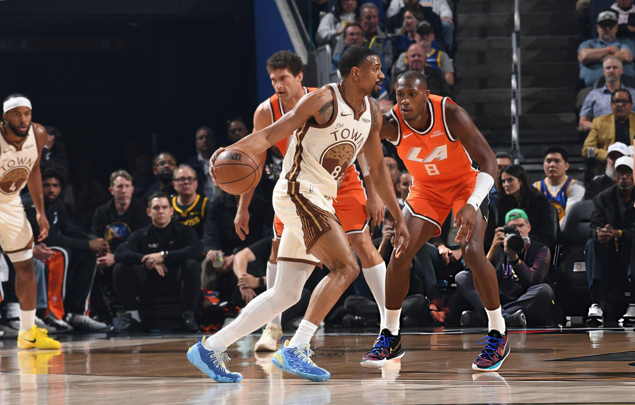 主要是捆绑的动不了才是最绝望的我的观赛搭子新赛季篮不住