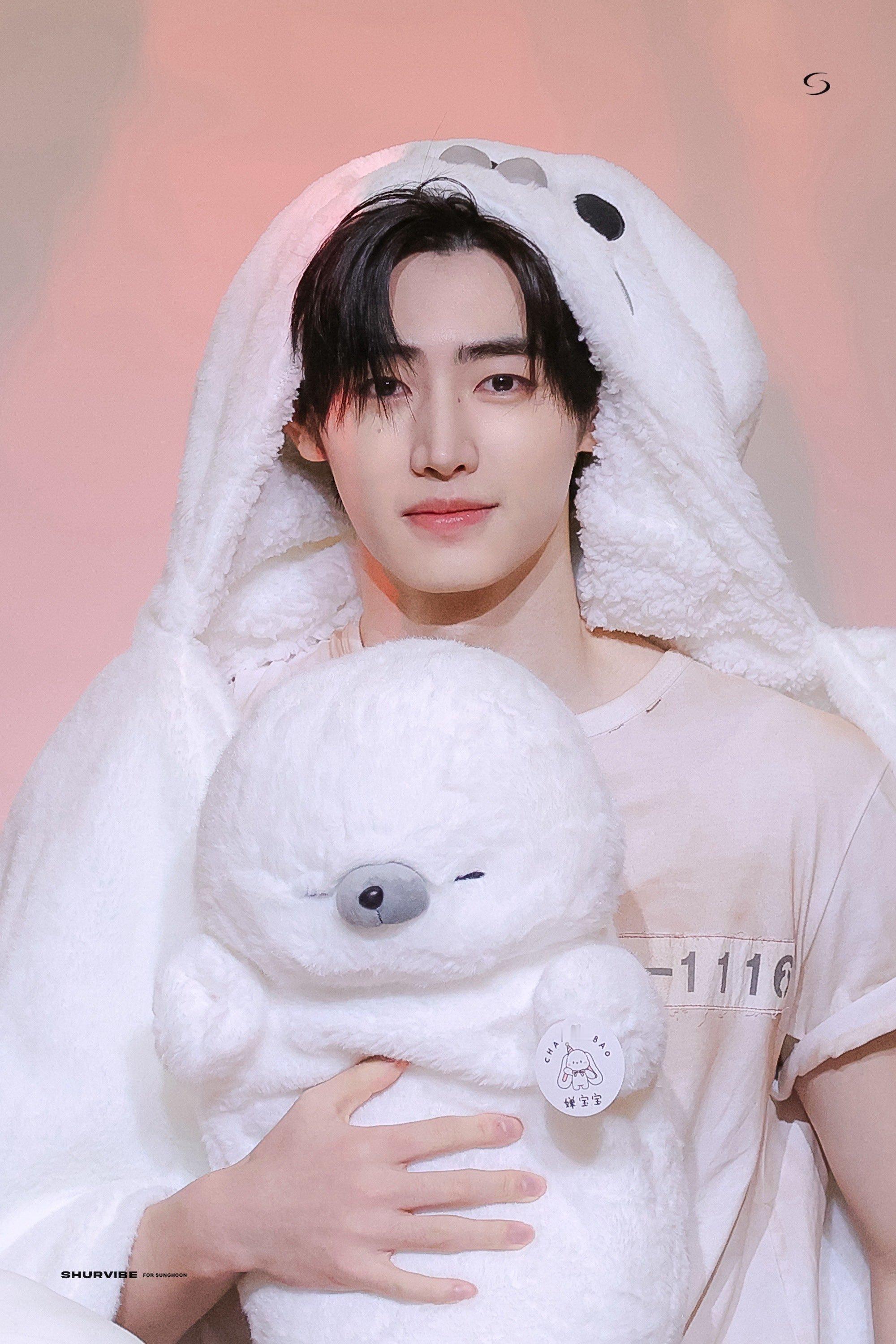朴成训[超话]  260830 MA线下签售软萌小海豹🦭🤍 ​​​