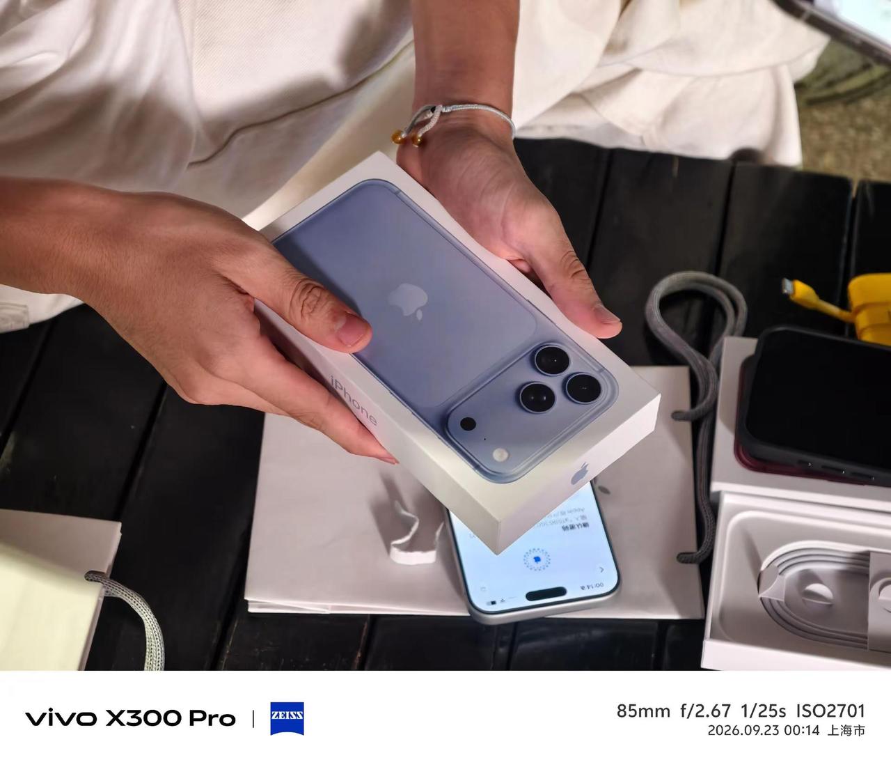 下班前最后一单18ProMax × 3只。iPhone18Pro iPhone1