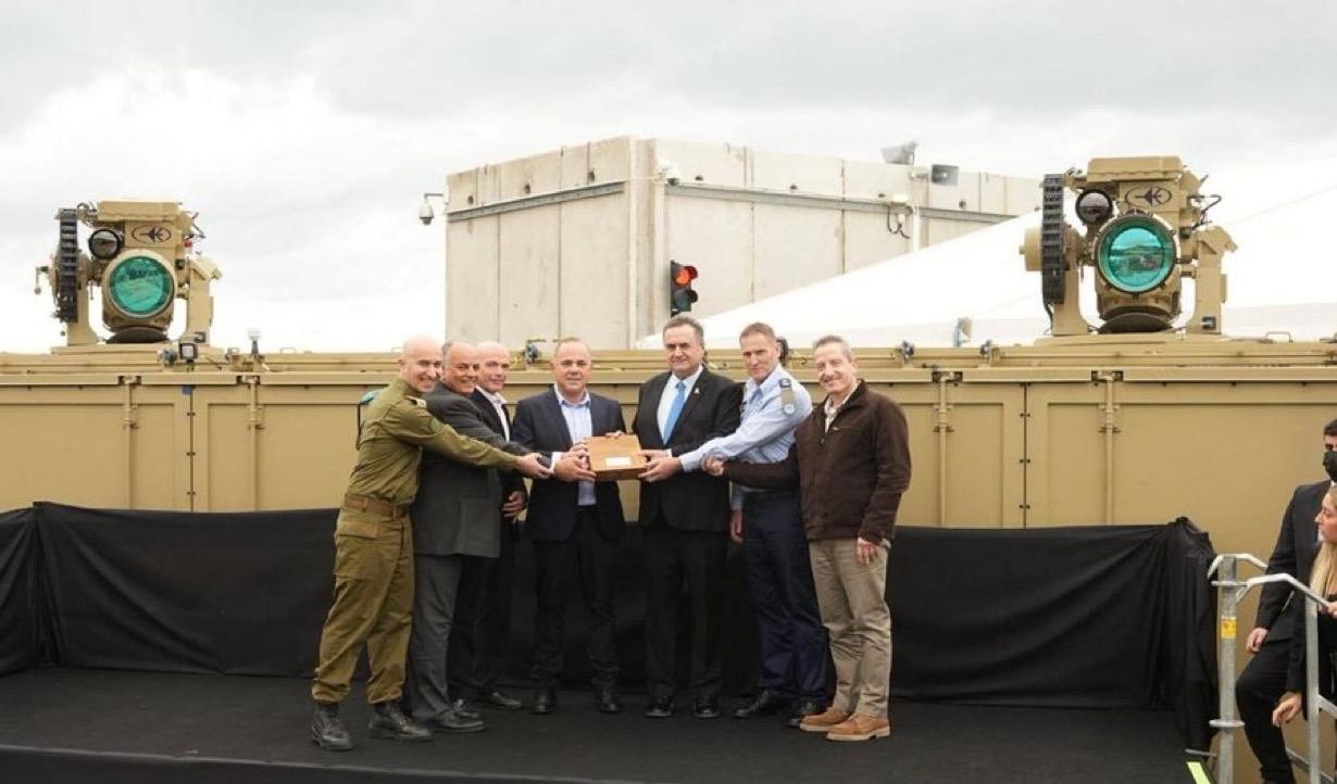 以色列正式部署了首个“铁束”Iron Beam激光防御系统，该系统使用低成本激光