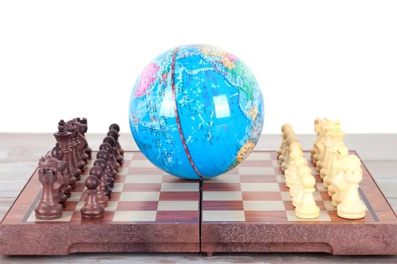 从价格走势分析，地缘冲突对黄金价格的推动通常是短期且剧烈的。在冲突刚爆发时，市场