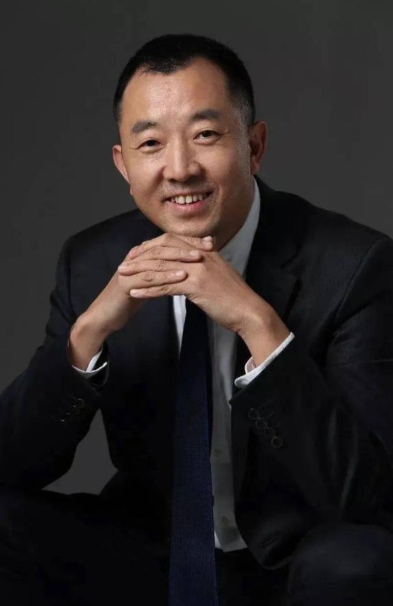[微风]“你给老子滚！你只是个县委书记，你约老子十次，老子见你一次，就是给你脸！