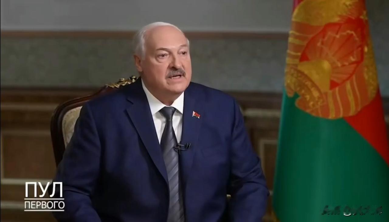 【卢卡申科：“不该唤醒沉睡的熊”】12月16日，白俄罗斯总统在卢卡申科接受美国新