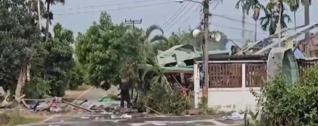 冲突升级，泰国出动战斗机！特朗普警告日本：许多盟友并非真正的朋友！