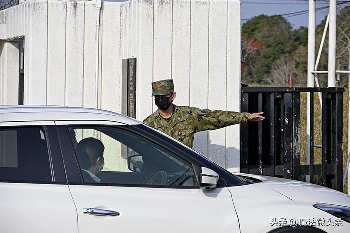 日自卫队员持刀强闯中国使馆，日方展开驻地搜查此次日自卫队员持刀强闯中国使馆的恶劣