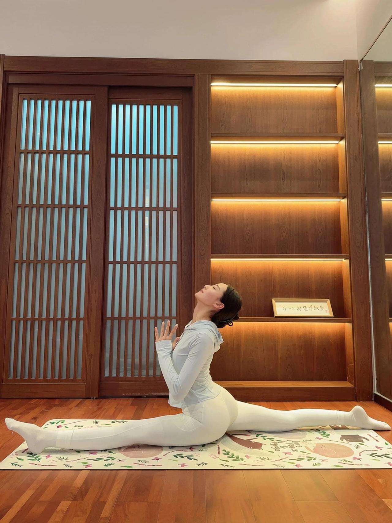 瑜伽，让身心得到全面的放松。