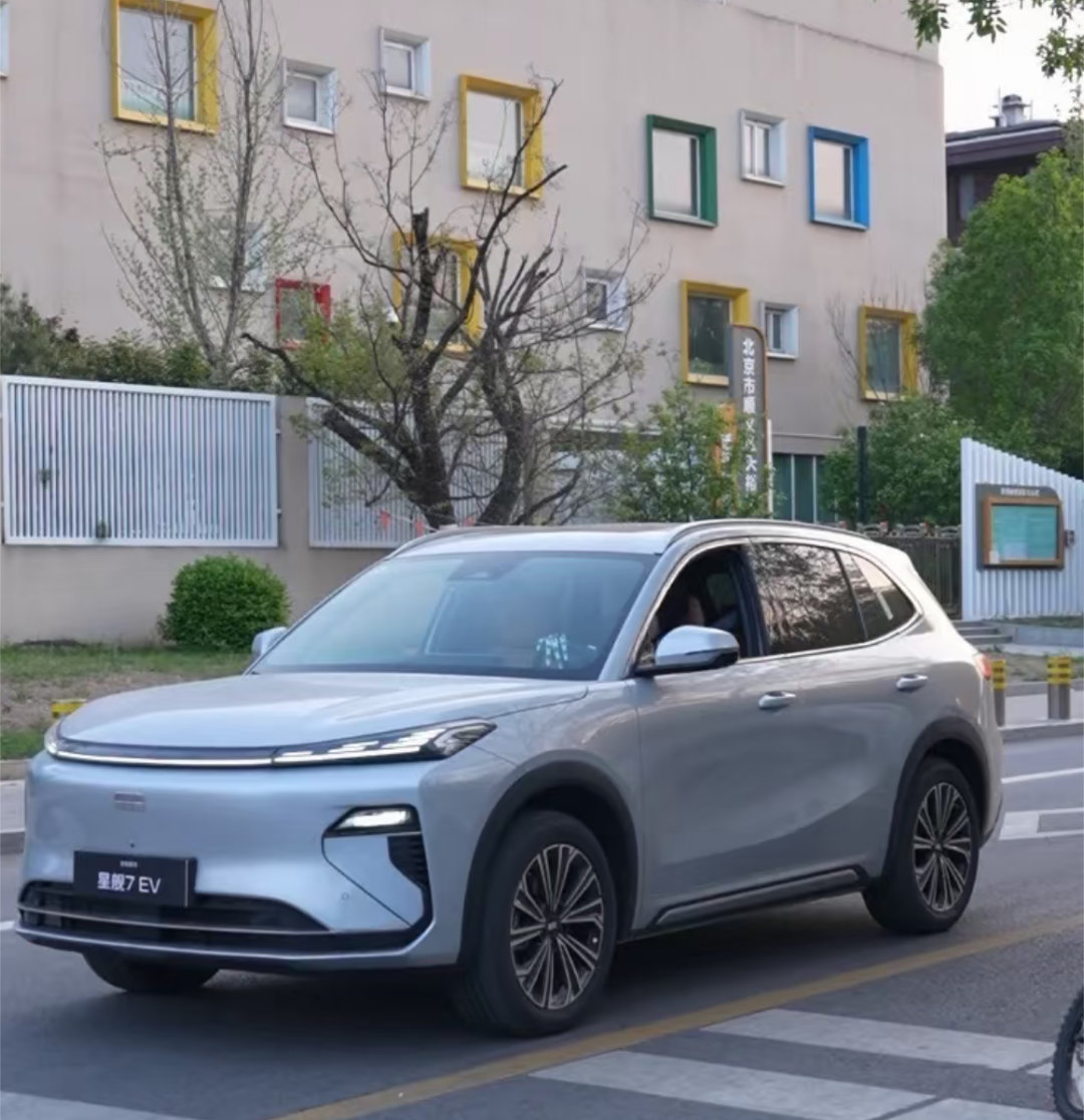 银河星舰7EV纯电版，也快要上市了，已经开始街拍新能源大牛说