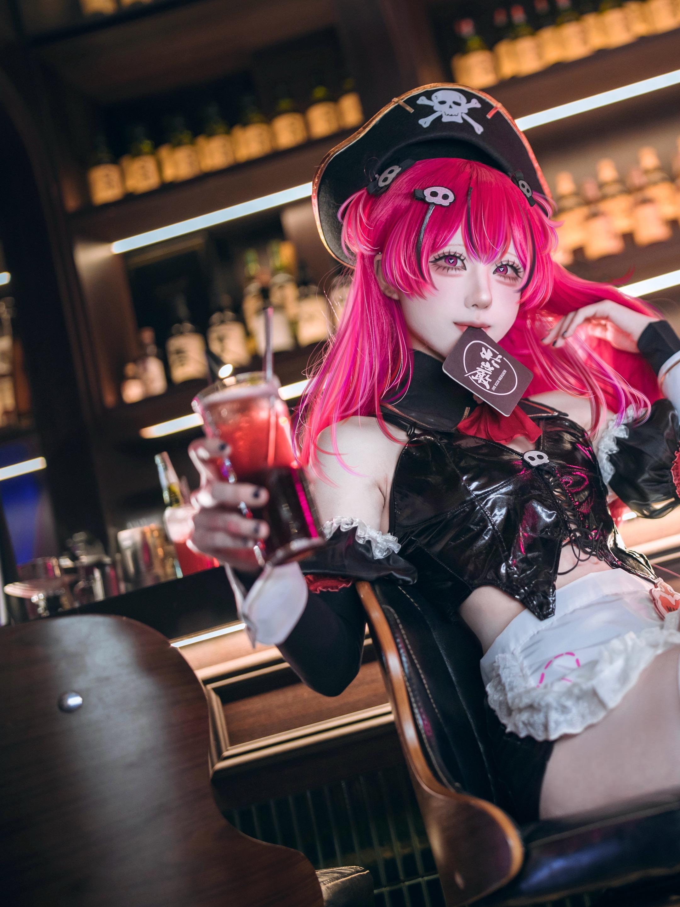 要来喝一杯吗，指挥官🩷。