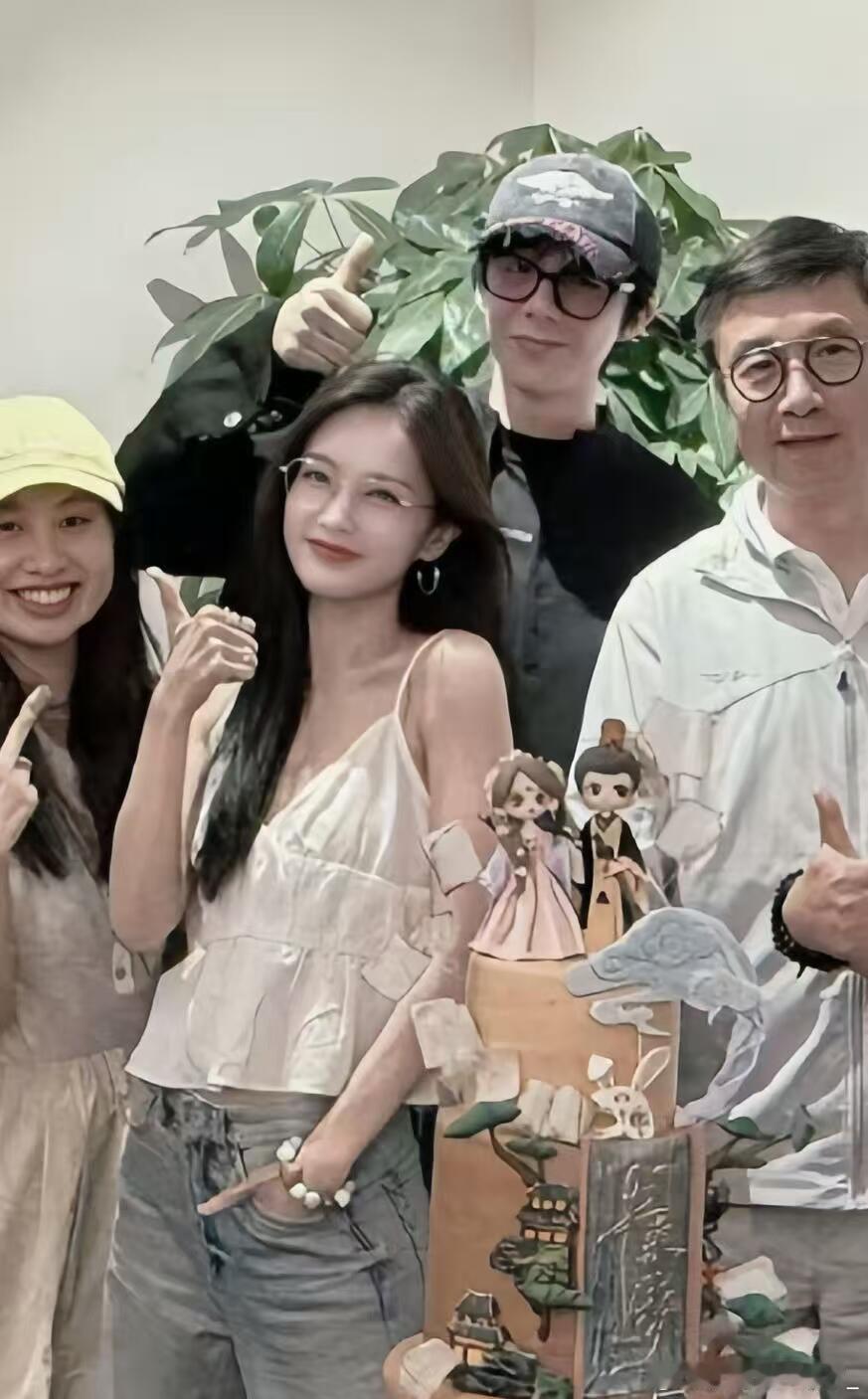 李一桐庆功宴上这张脸真的绝了啊！要不要这么美的哦！李一桐｜书卷一梦 ​​​