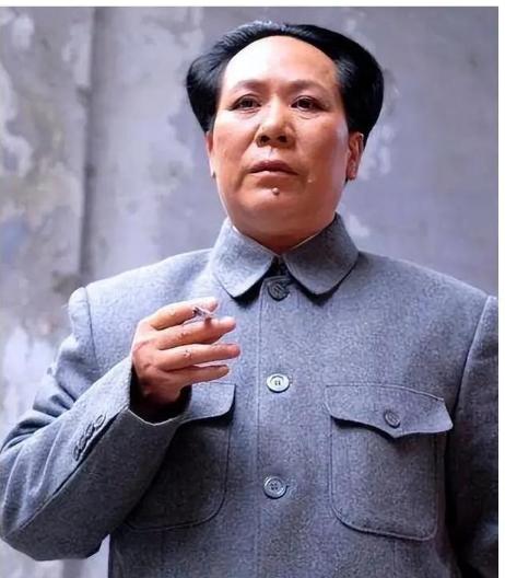 为什么中国对日本“按兵不动”？外因从来不是决定因素，自己的拳头硬不硬才是关键。看