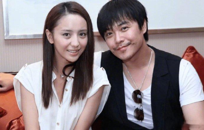 陈思诚零点晒照为佟丽娅庆生2026年8月8日零点，陈思诚准时晒照为前妻佟丽娅庆生