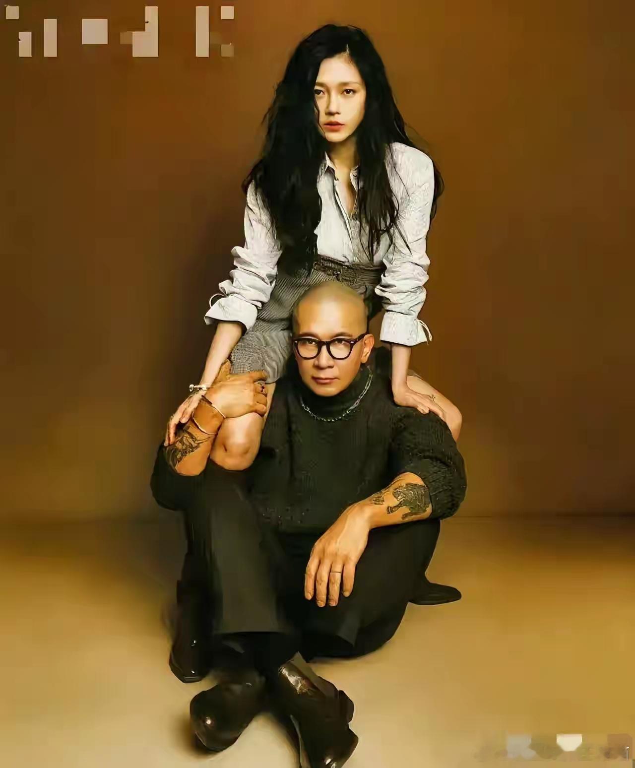 看下面这张图，就会让大家望尘莫及！​这个镜头，骑坐着卤蛋的姿势，这样犀利的眼神，