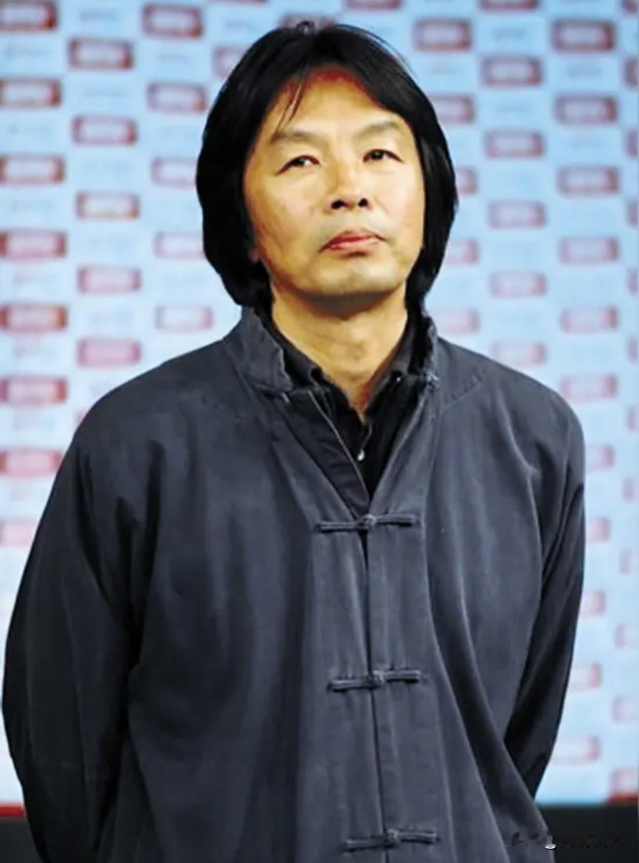 “打工唯一的目的，就是偷师学艺，拿钱办事，千万不要入戏太深。否则，要么被人榨干抛