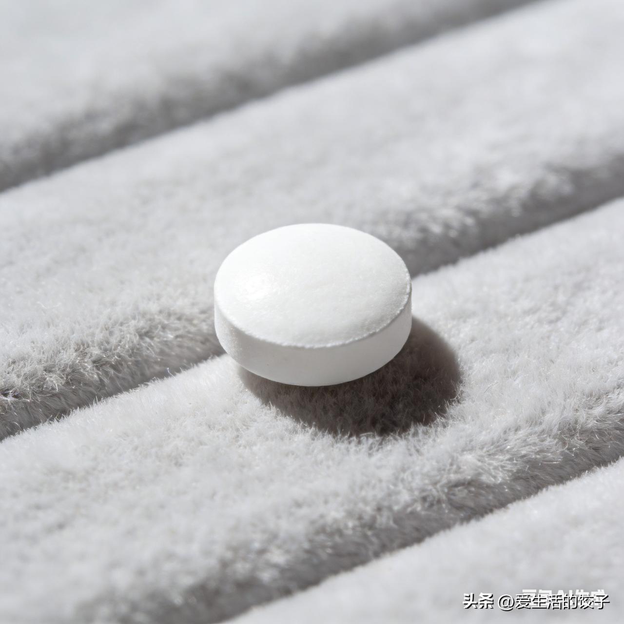 要吃啊！这么高，要避免胰腺炎！

甘油三酯都6.7了，真不能再拖了，太高很容易诱