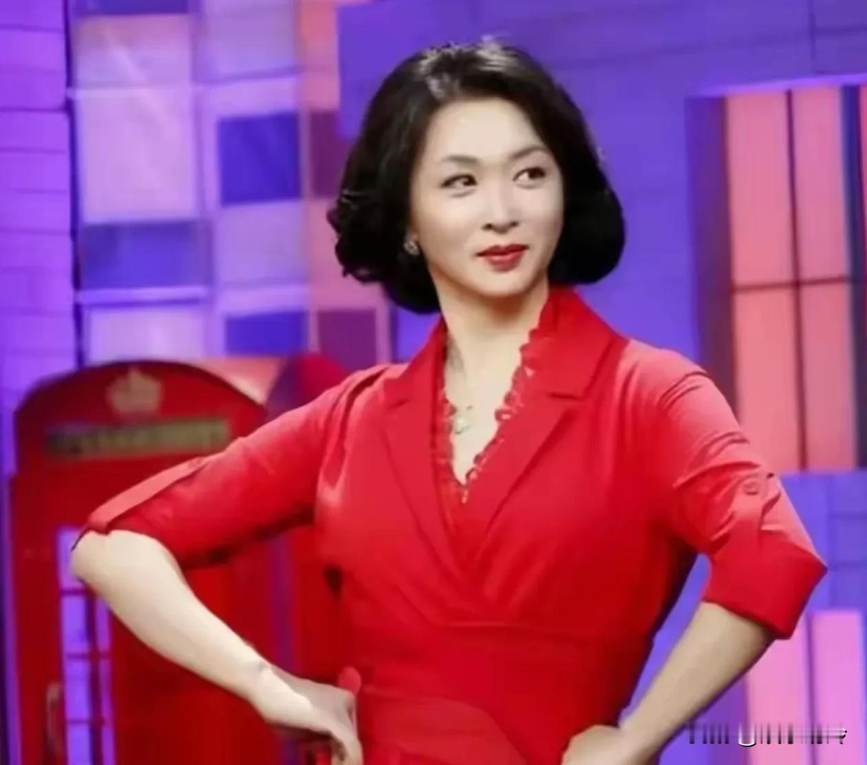金星是典型的又当又立，第一方面因为自己的身份天然想当国内LGBT的领袖，甘当LG