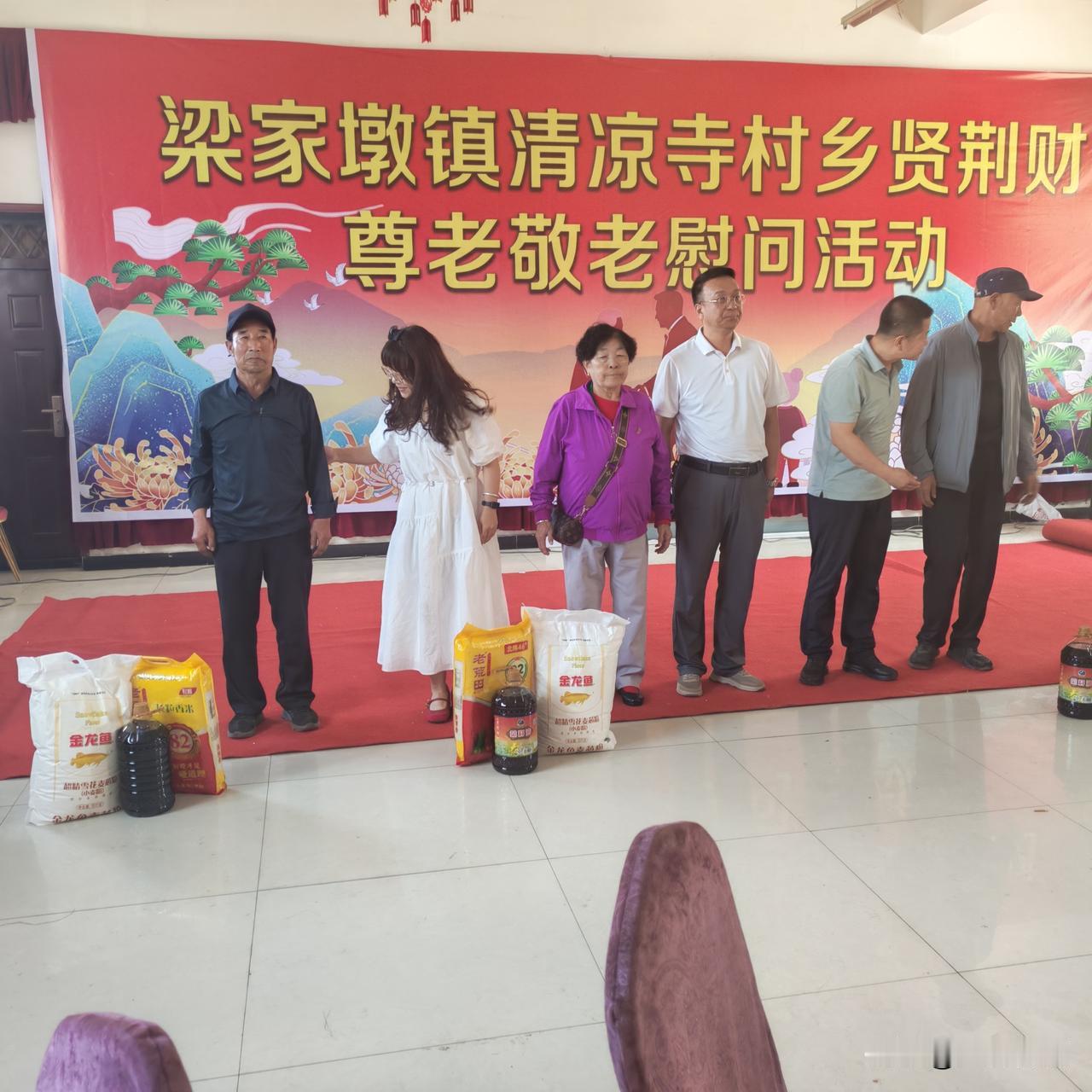 一个人最需要恪守的品质是什么? 一个人最需要恪守善良和诚实的品质。善良是人性的光