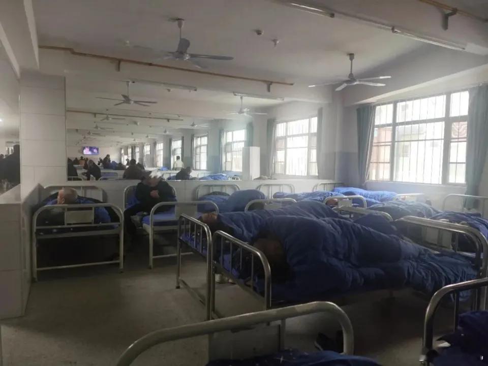 记者卧底精神病医院许多病人无异常 湖北襄阳 20 多家精神病医院竟扎堆 “免费住