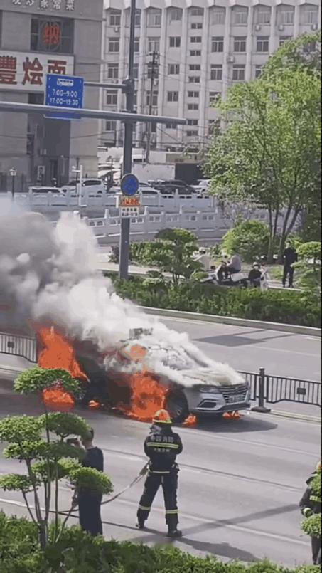 绿色环保，为什么他的烟是灰色的？