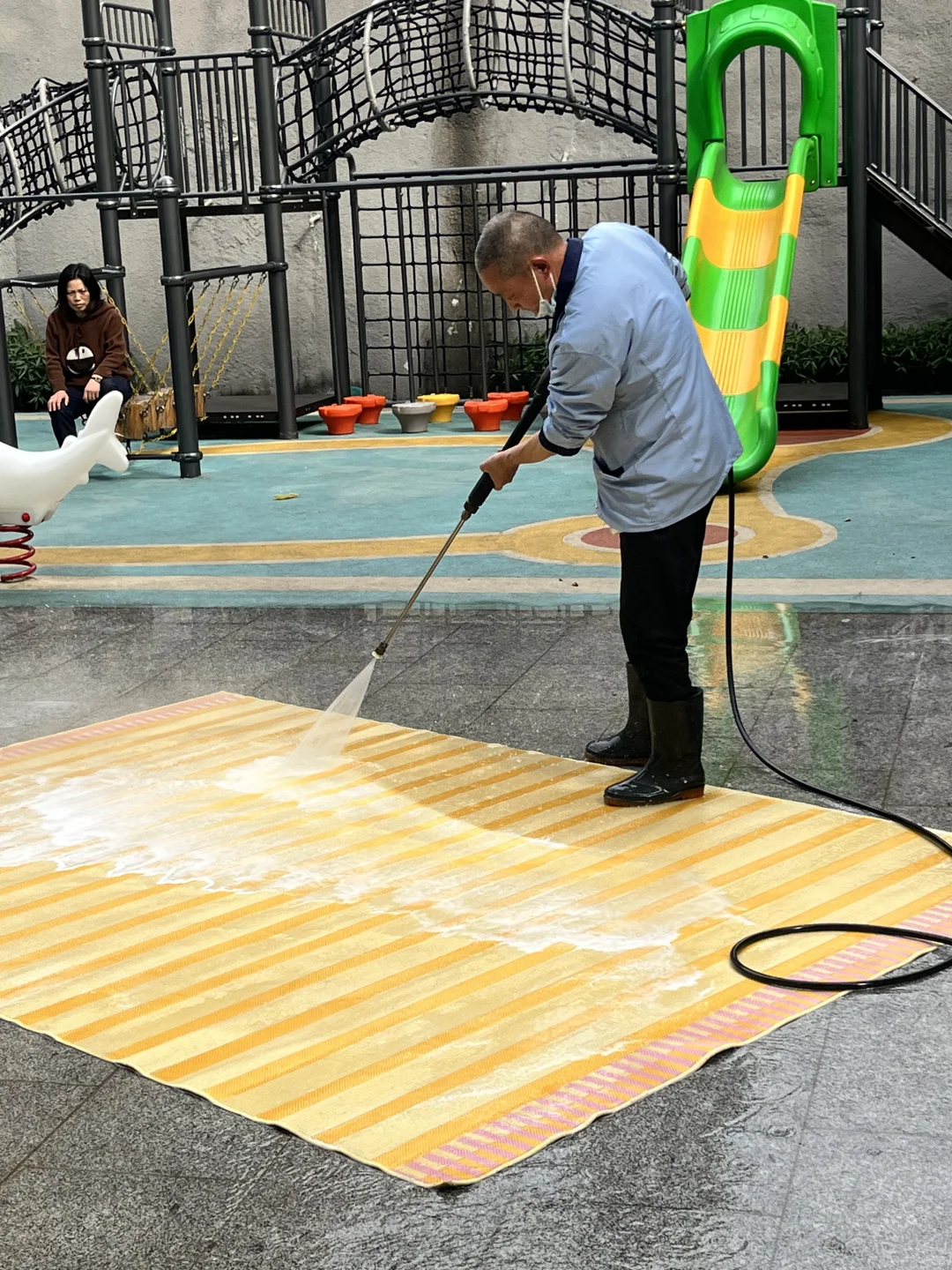 地毯怎么洗？