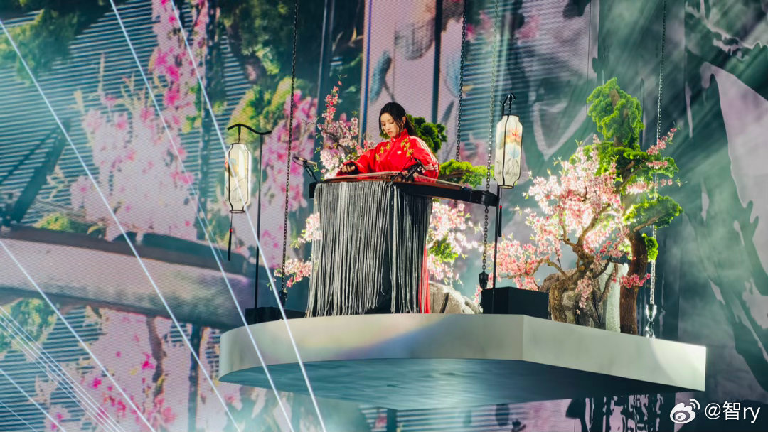 宋雨琦古筝版MO小宋一直在宣传中国文化呀～爱国女一枚
