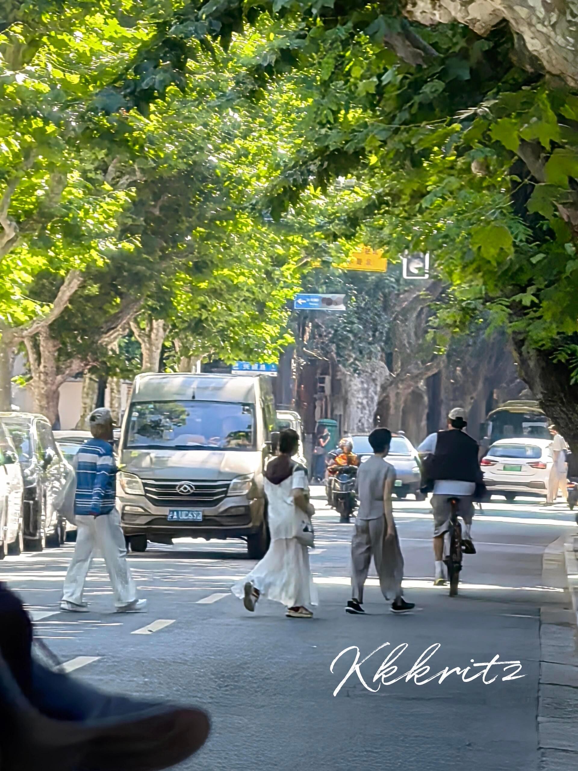 黄景瑜︱今日行程记录20260609今日路人偶遇，其实，我第一眼看觉得是库存，但