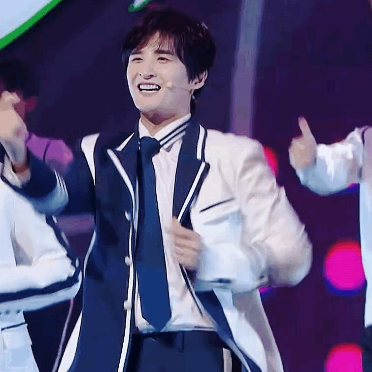 张远和陆虎的默契配合，笑料不断！张远要被哄成翘嘴了快乐老友记快乐老友有风季张远