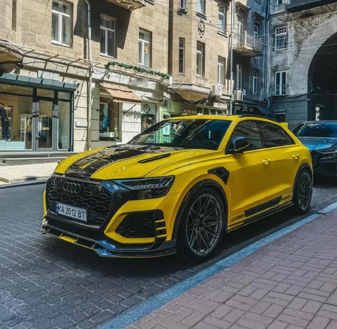 奥迪RSQ8，路上罕见的性能大怪兽！V8 4.0T 600Ps+48V，和兰博基