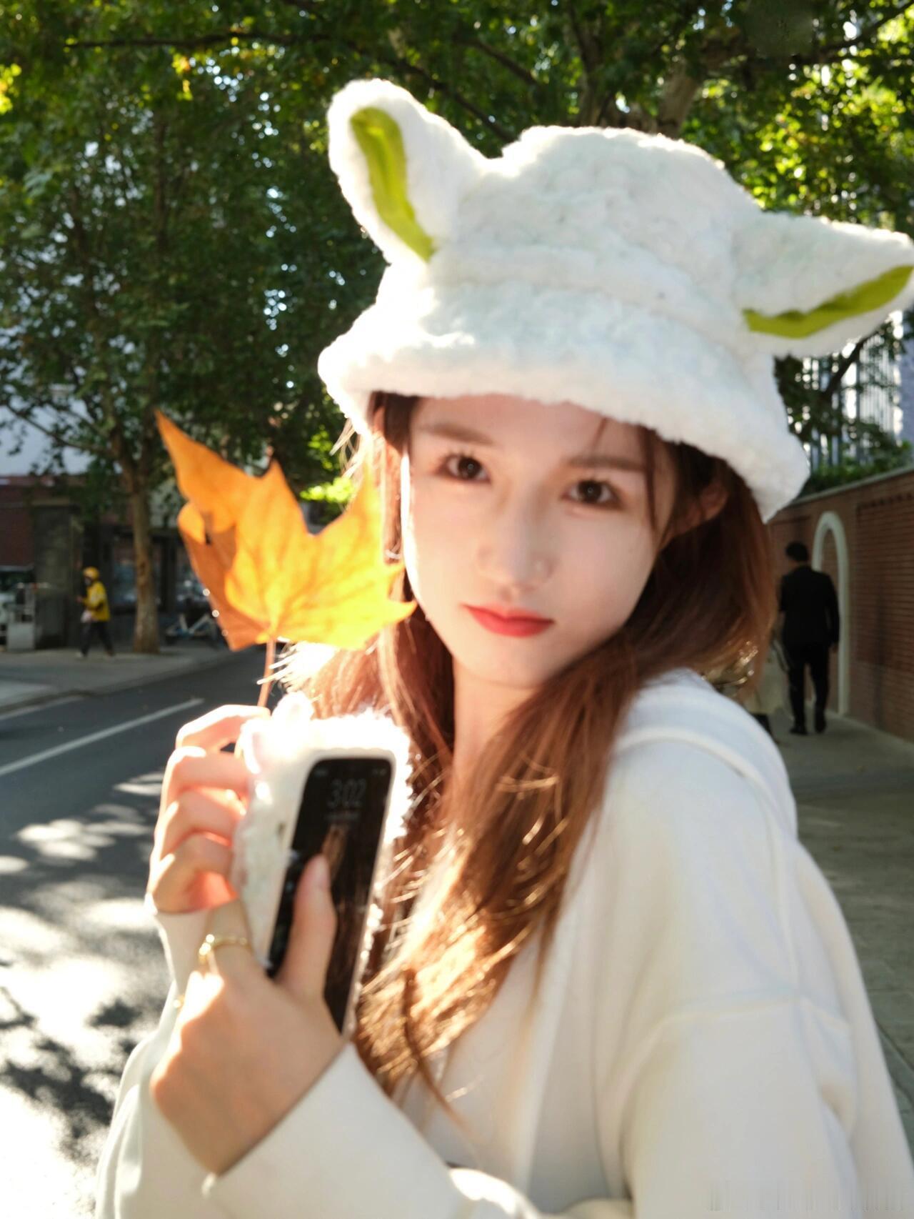 救命 bm的美女都好会穿！幂式穿搭也太香了！ 夏天真的很爱吊带短裤了～真的好显身