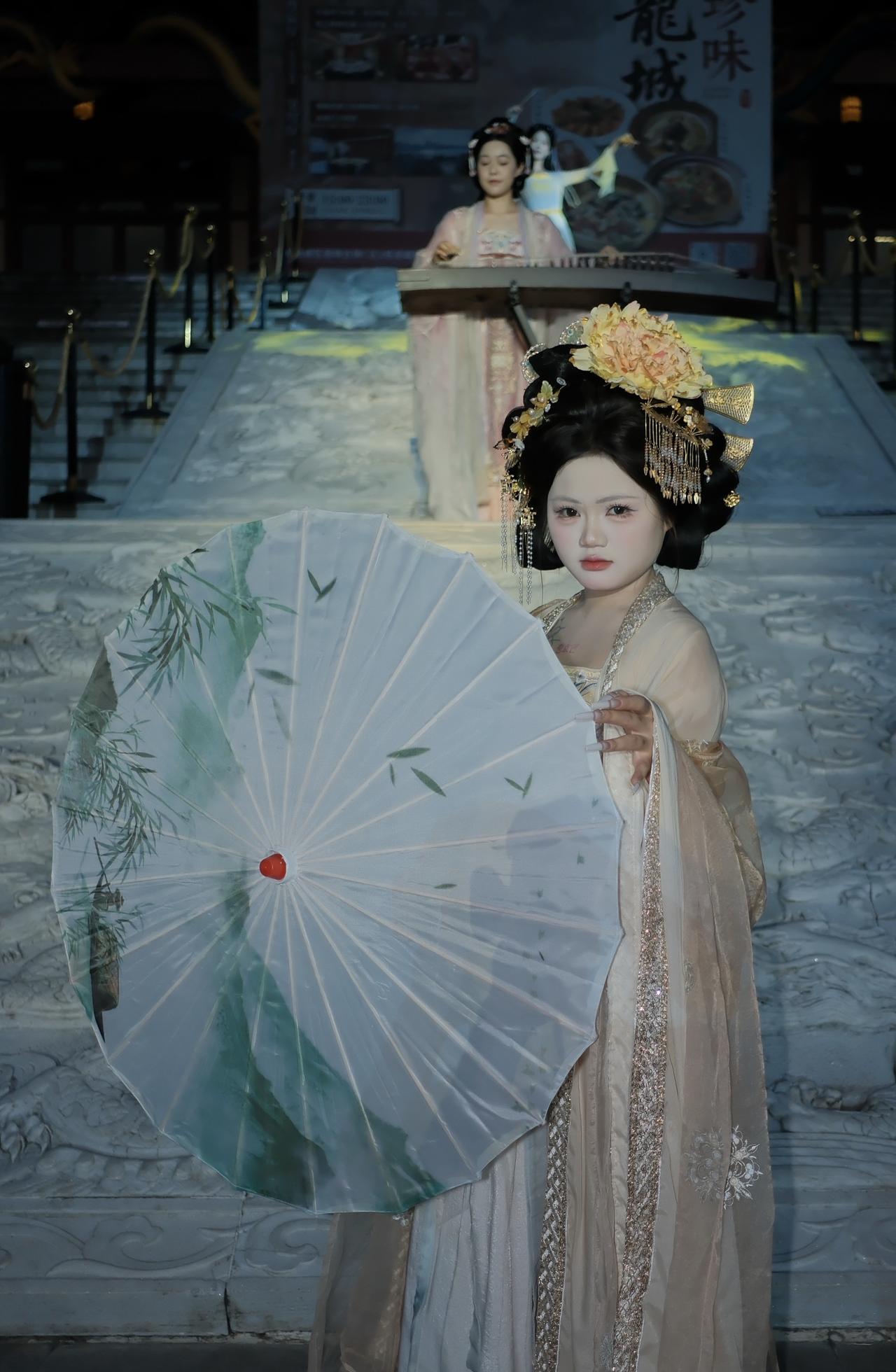 古镇随拍油纸伞古风cos 古城妆造古韵汉风汉服体验 汉服可以有多惊艳 国风美学汉