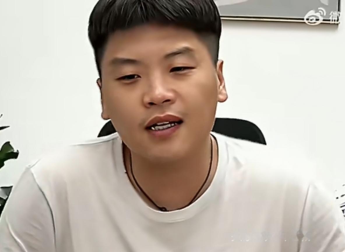 郝帅说:国乒以前一家独大了对不对？现在是这个齐头并进，竞争激烈，呃竞争比较激烈，