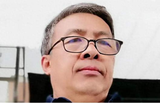 “再晚就没机会了！中国赶紧向美国‘认怂’，主动放弃发展权才是唯一活路！”几年前中