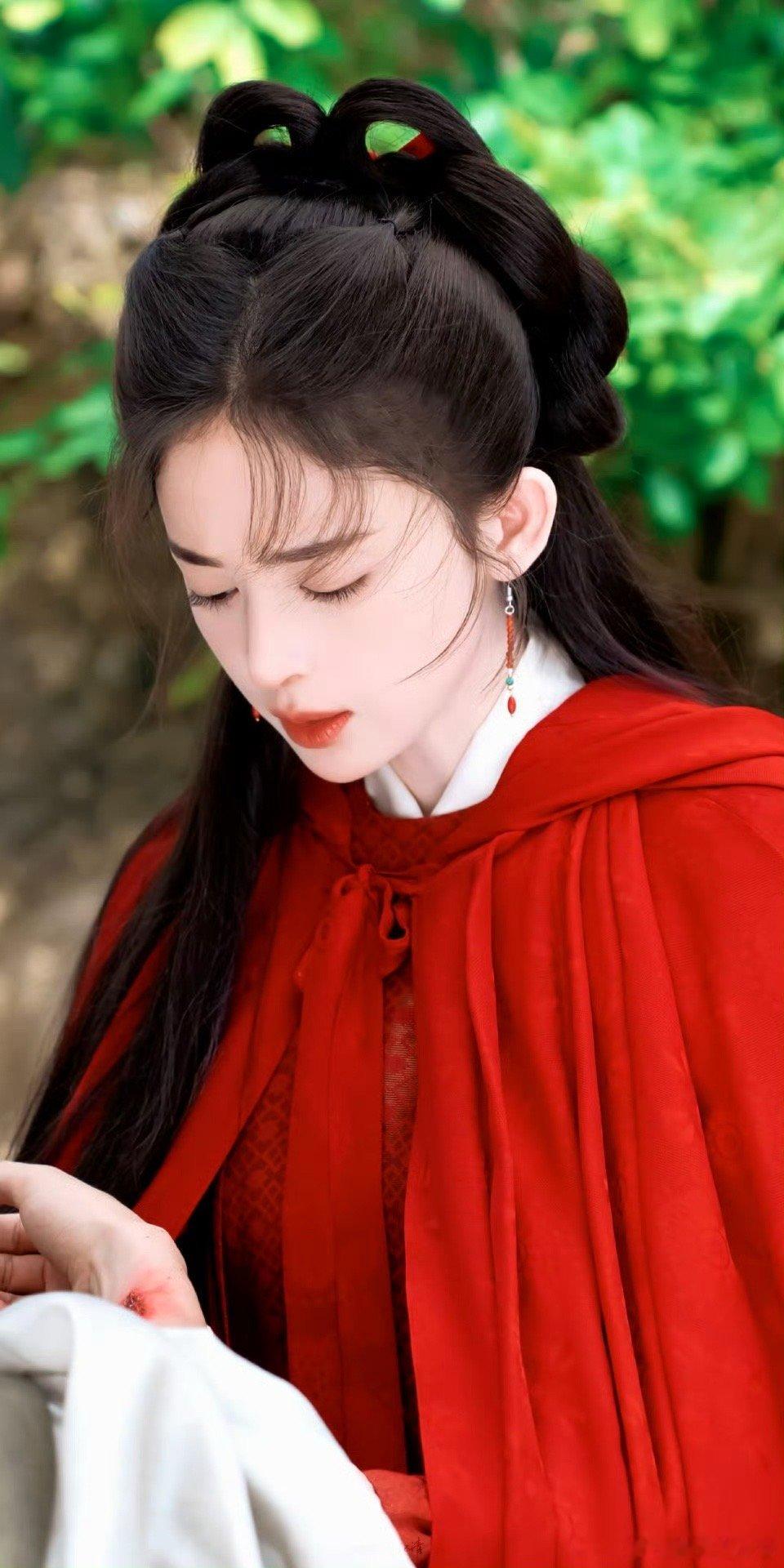 于正说娜扎美到后无来者于正说 娜扎美到后无来者，娜扎确实是内娱最美的，无论古装还